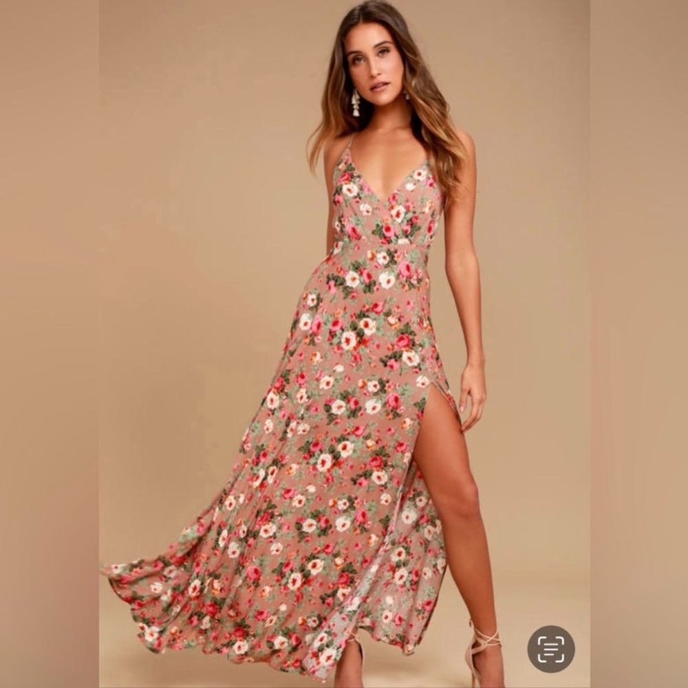 NWOT Lulu’s Everlasting Bliss Blush Floral Maxi dress size xs